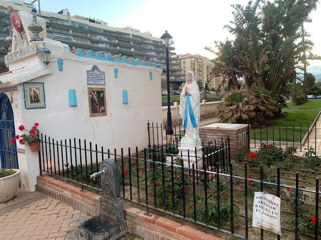 Pequeña Capilla Nuestra Senore De Fatima-福恩吉罗拉必去景点