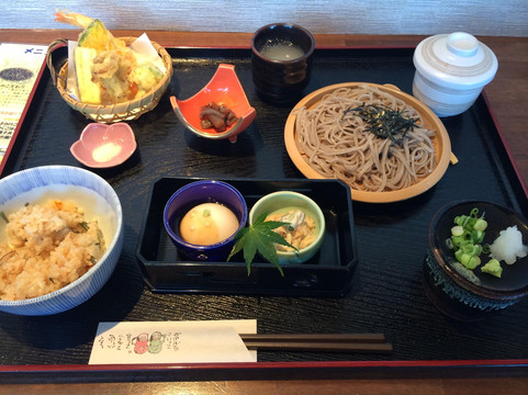 手打ち蕎麦や ぎんれい 米子店主图