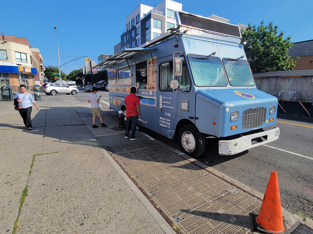 Mahmoud's Corner Halal Food Cart