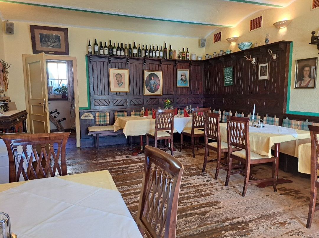 甘珀恩餐馆和美食-K u. K. Postwirt Weissl