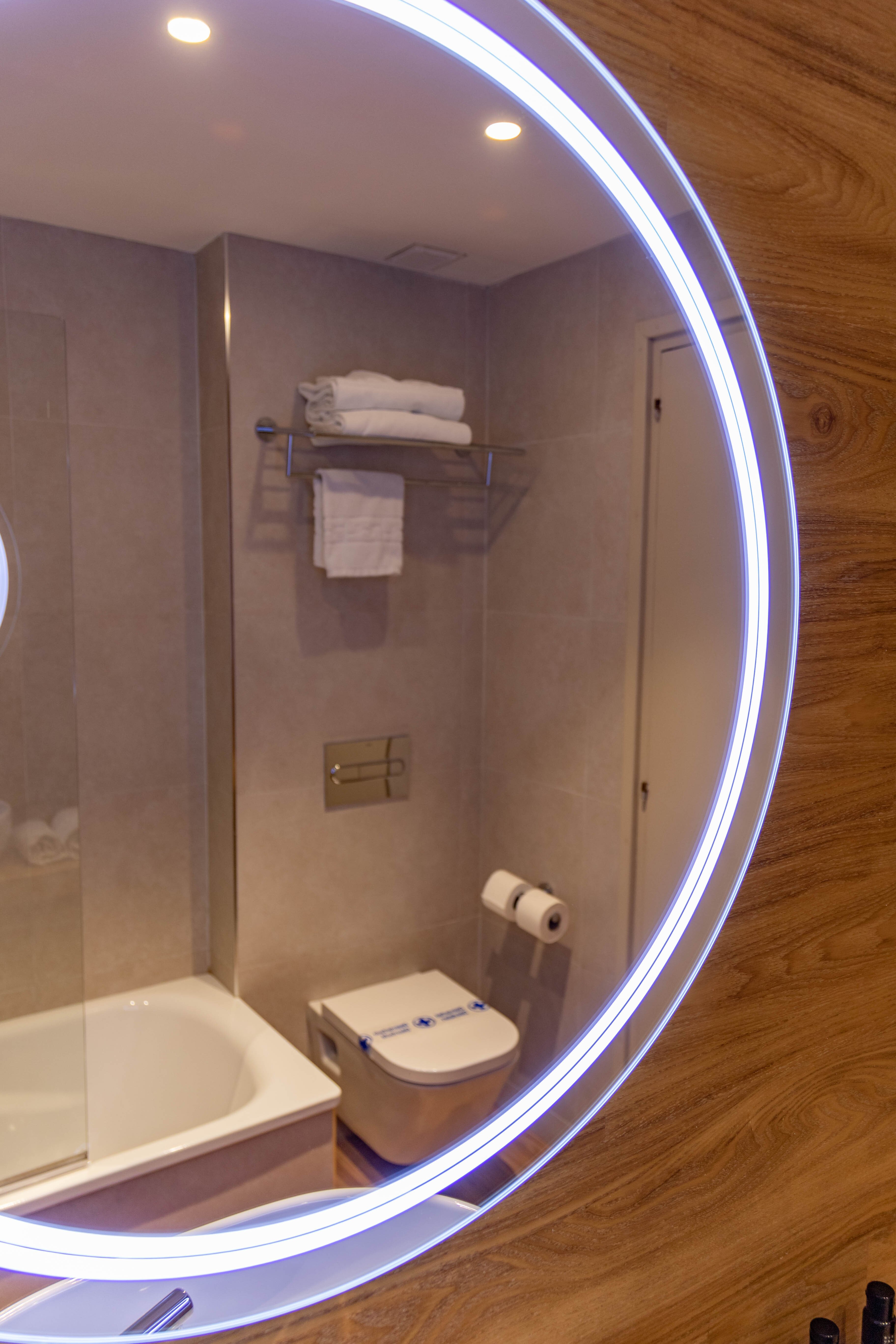 Hotel J. Balmes Vic-官方