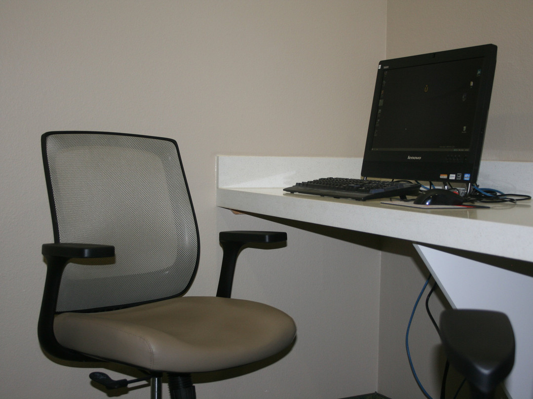 学院站大学洲际Candlewood Suites酒店主图