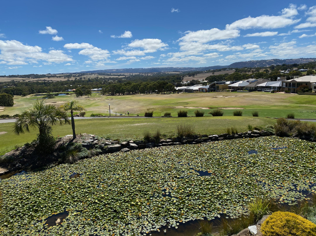 麦克拉肯乡村俱乐部酒店主图