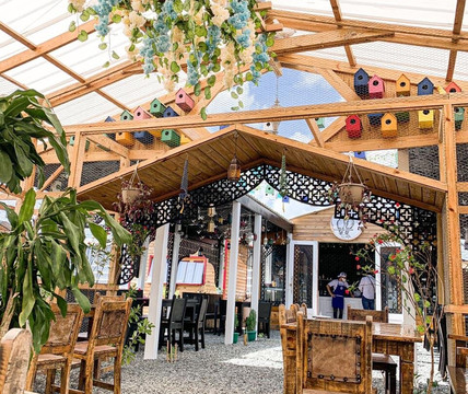 La Jaula Café & Bistro