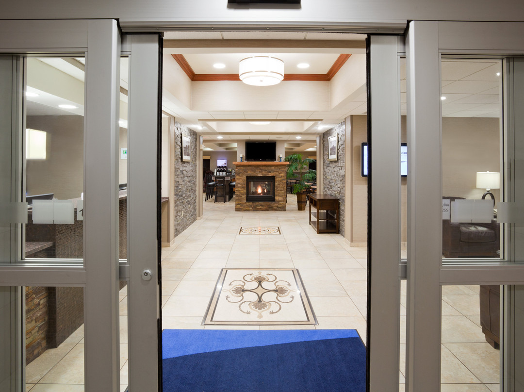 Holiday Inn Express & Suites Aberdeen By IHG主图