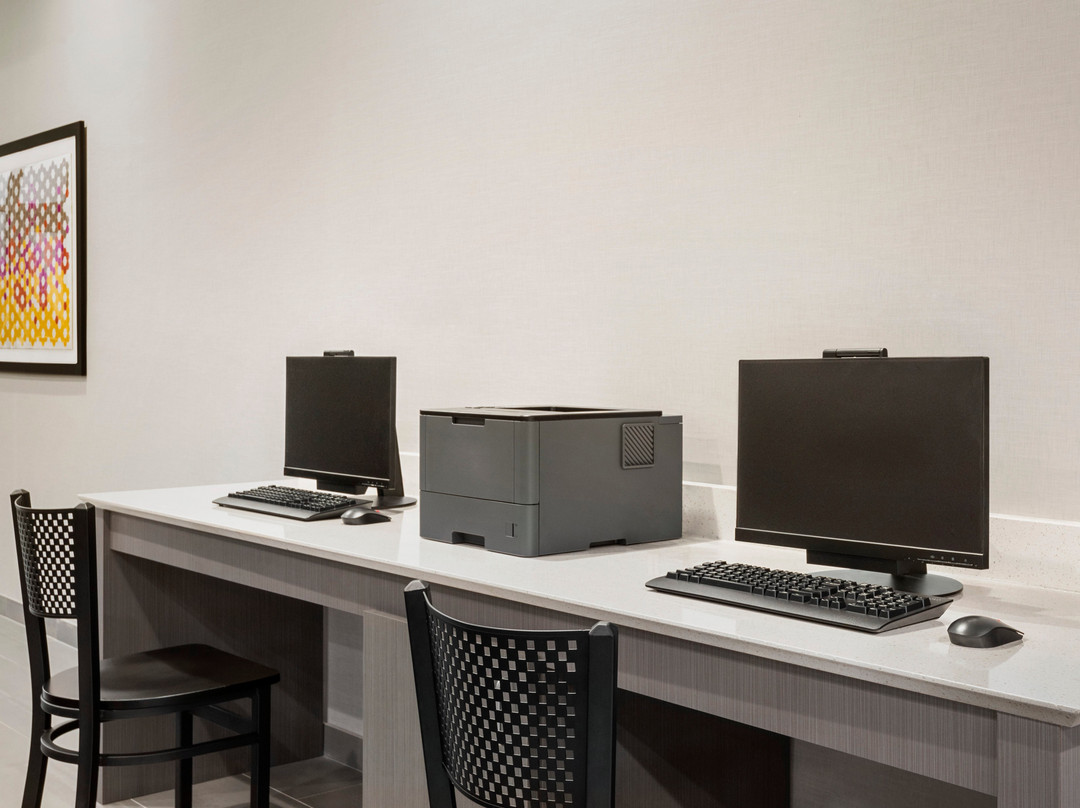 邓弗里斯提科中心假日酒店主图