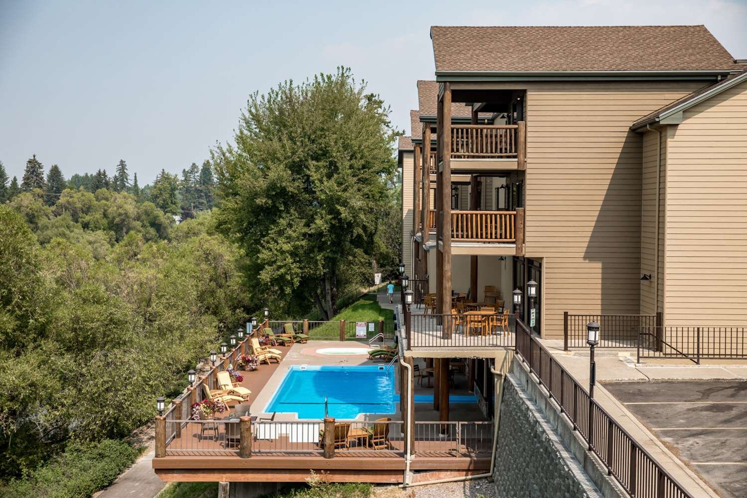 Whitefish Riverfront Hotel-官方