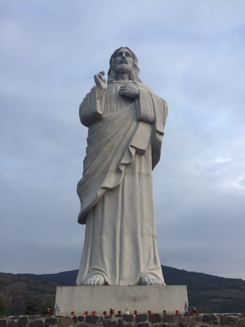 Blessing Christ Statue-Tarcal必去景点