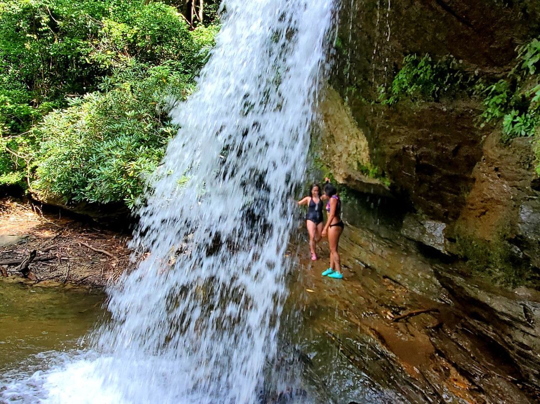 Southern Outlaw Adventures - Lake Jocassee Boat Tours景点图片