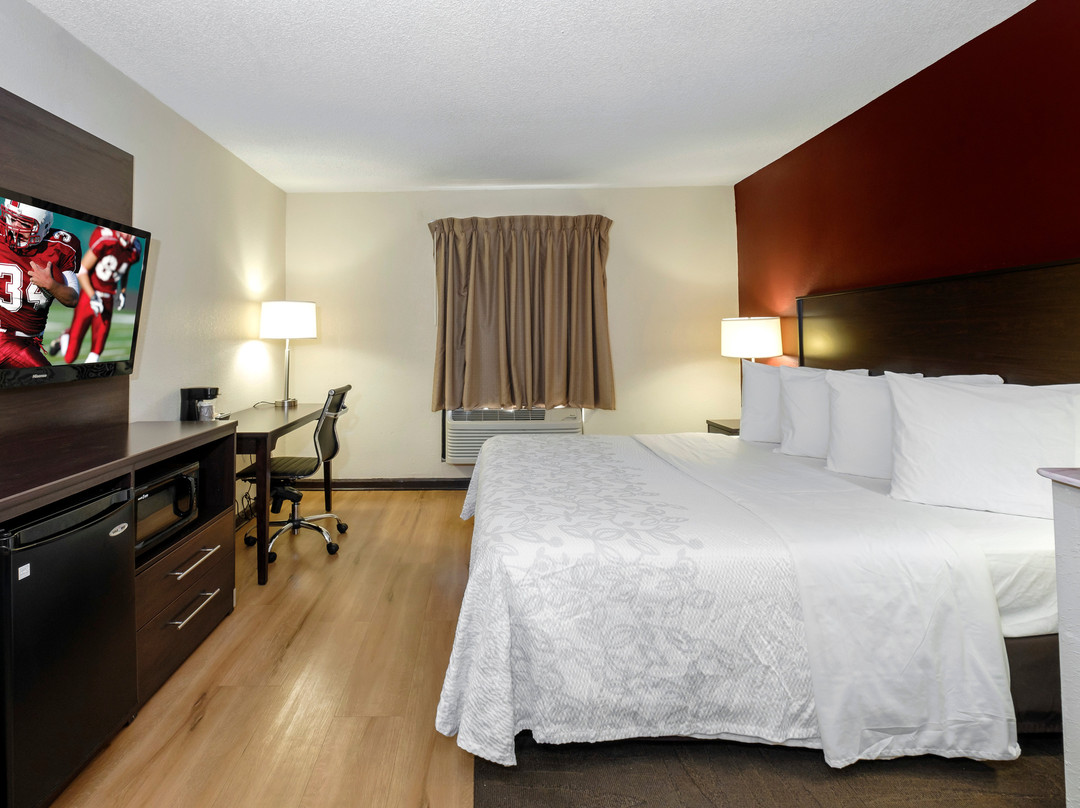 Red Roof Plus & Suites Opelika主图