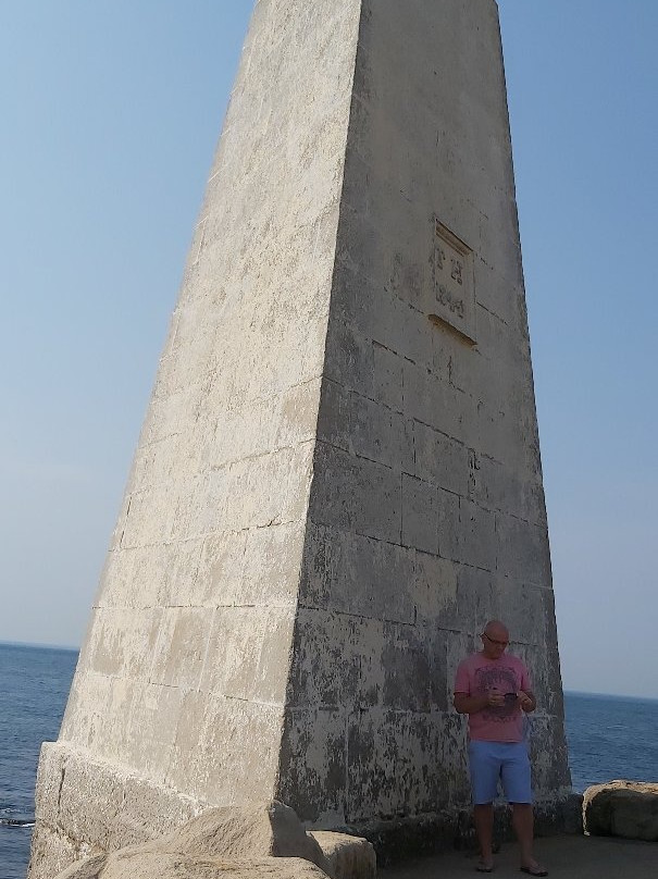 Trinity House Obelisk-Isle of Portland必去景点