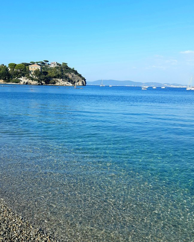 Cavo Beach景点图片