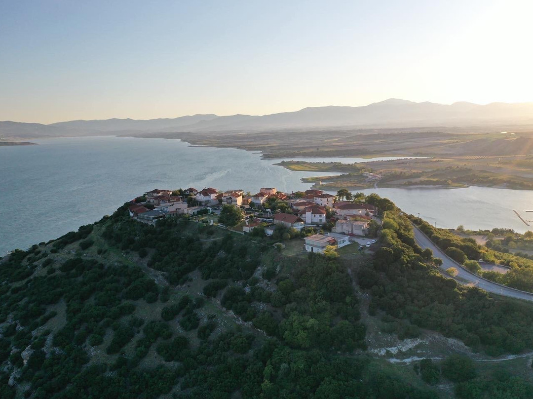 Artificial Lake Polifitou-Neraida必去景点