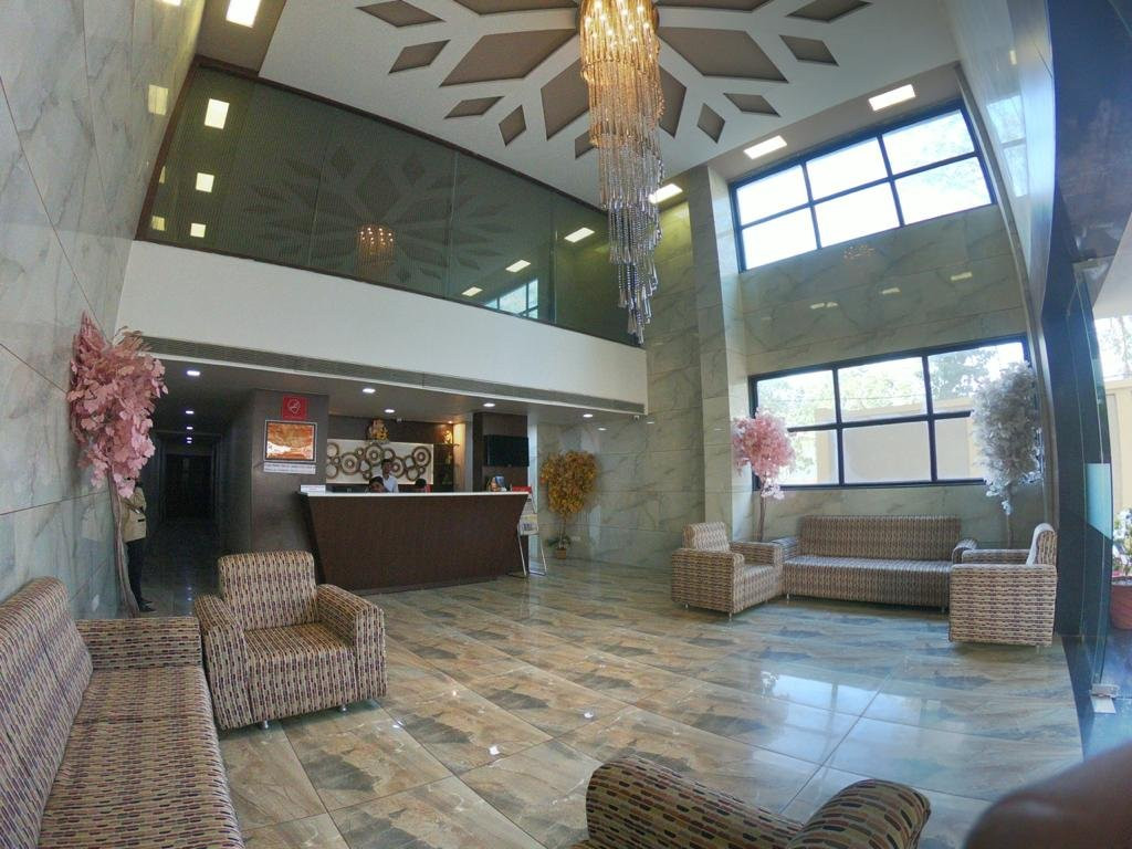 Pride Biznotel, Maison Anand主图