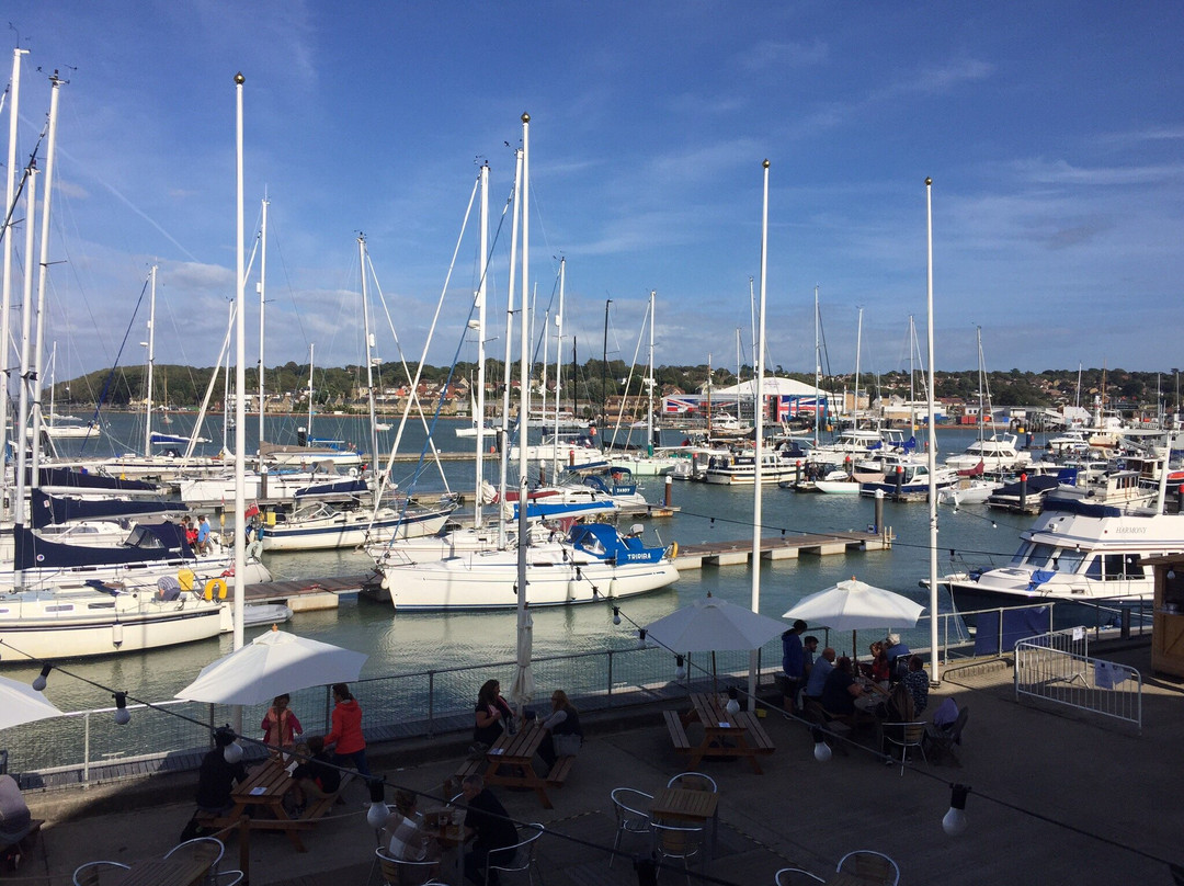 Cowes Yacht Haven-考兹必去景点