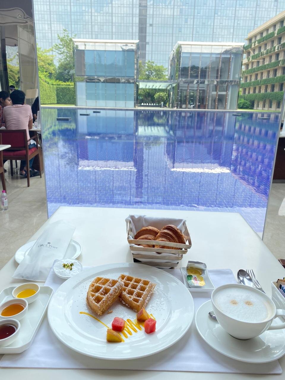 The Oberoi, Gurgaon-餐饮