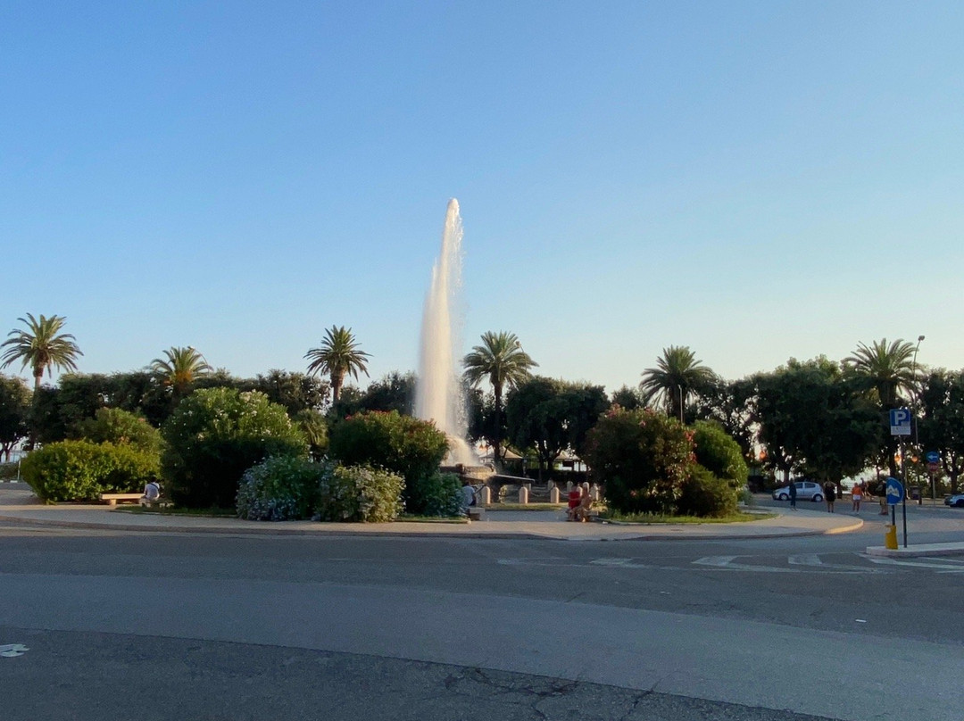 Piazza Ebalia-塔兰托必去景点