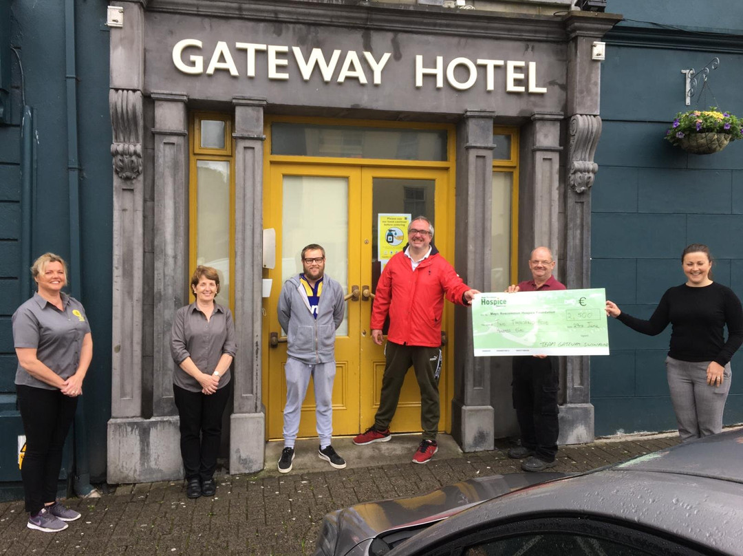 The Gateway Hotel Swinford主图
