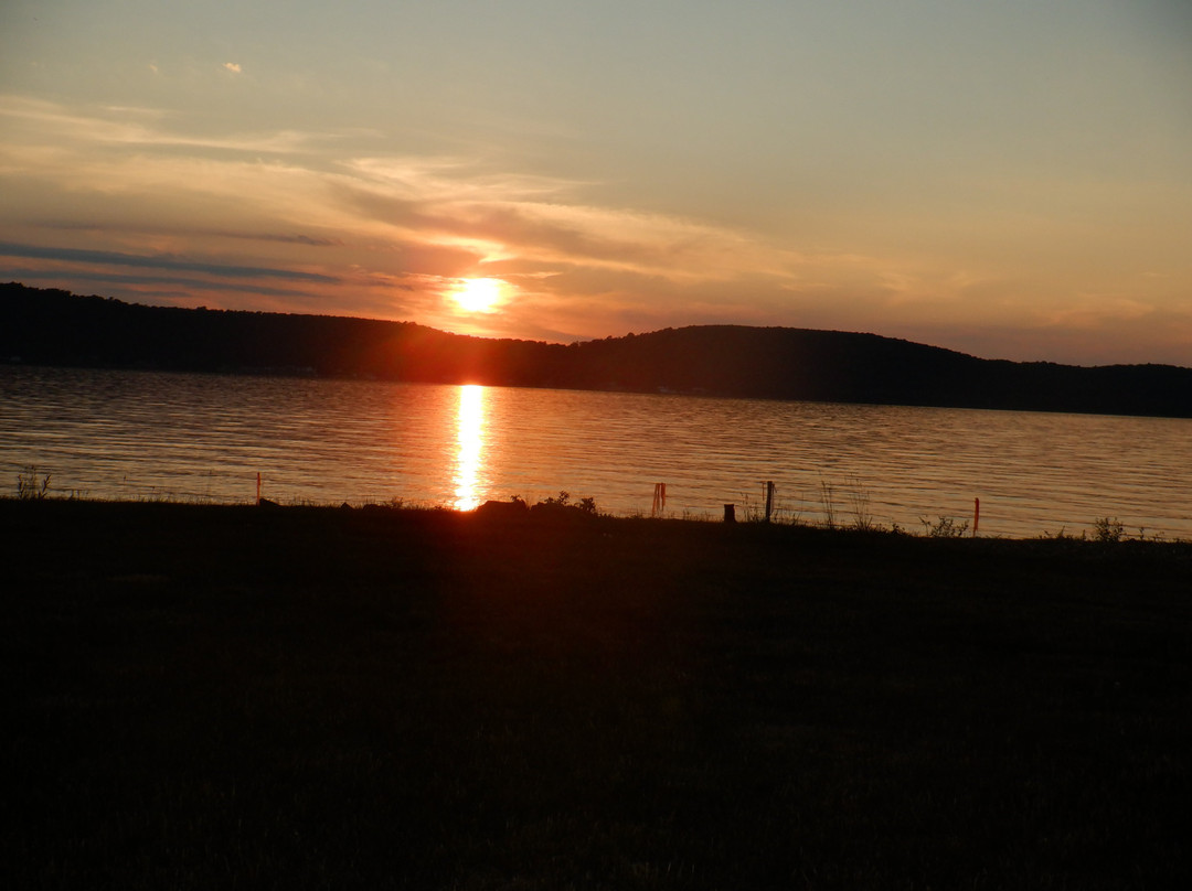 Beach Inn Motel On Munising Bay主图