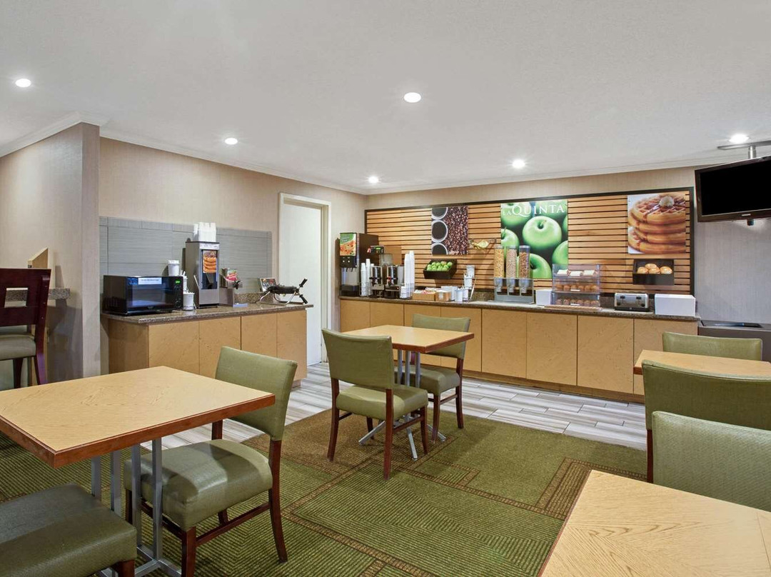 奥本伍斯特拉昆塔温德姆酒店主图