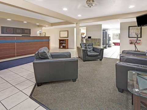 温德姆格里利戴斯酒店及套房主图