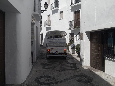 Church Square-弗里希利亚纳必去景点