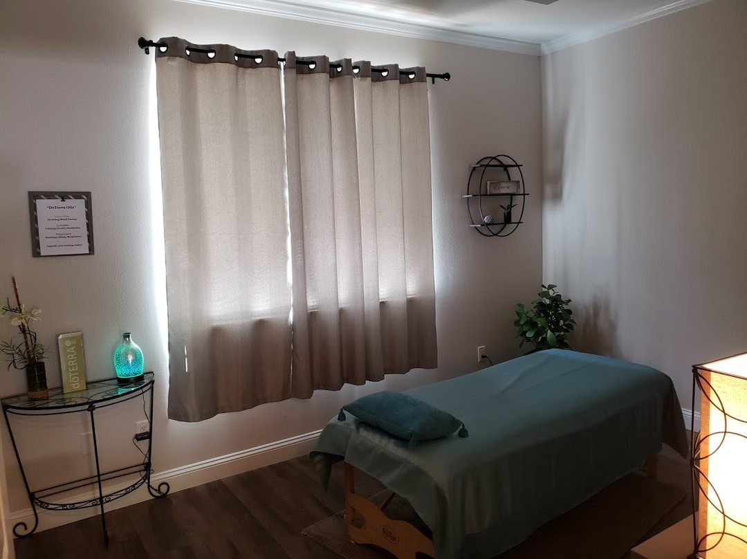 Massage By Natalie & Co.-棕榈海岸必去景点