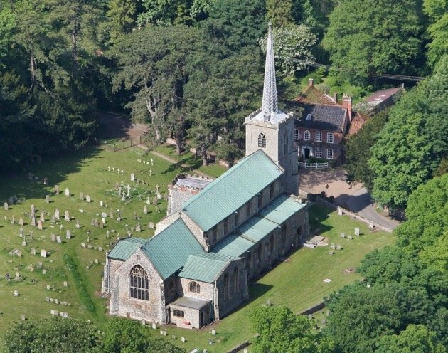 Little Walsingham Cross景点图片