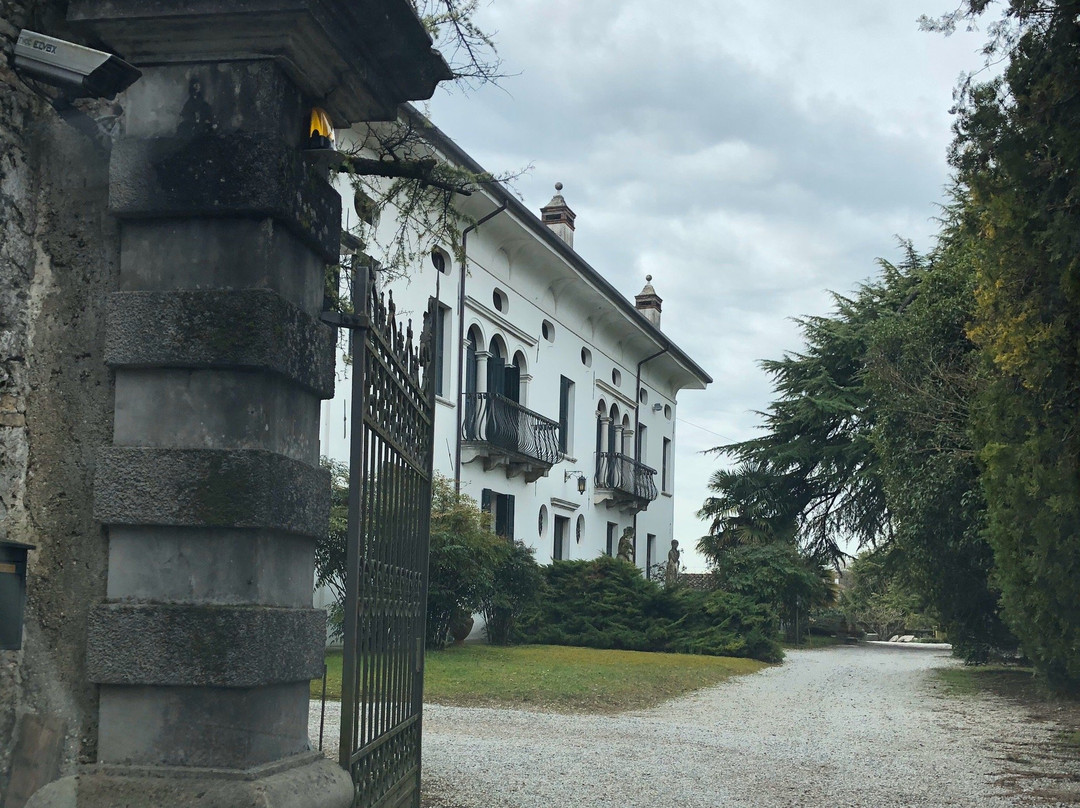 Villa Rigutti, Policreti-波代诺内必去景点