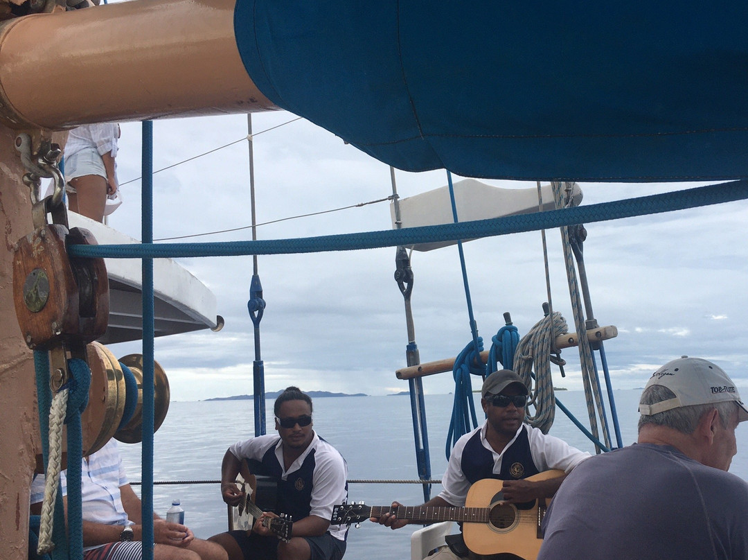 Whale's Tale Cruises Fiji-丹娜努岛必去景点