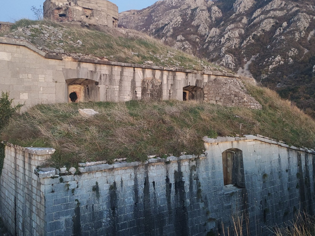 Fort Gorazda-Skaljari必去景点