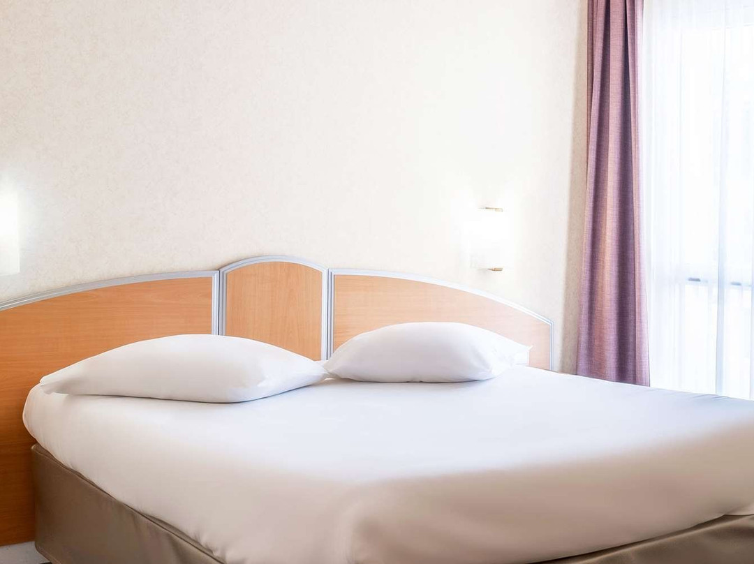 The Originals City Hotel Des Arenes Saintes主图