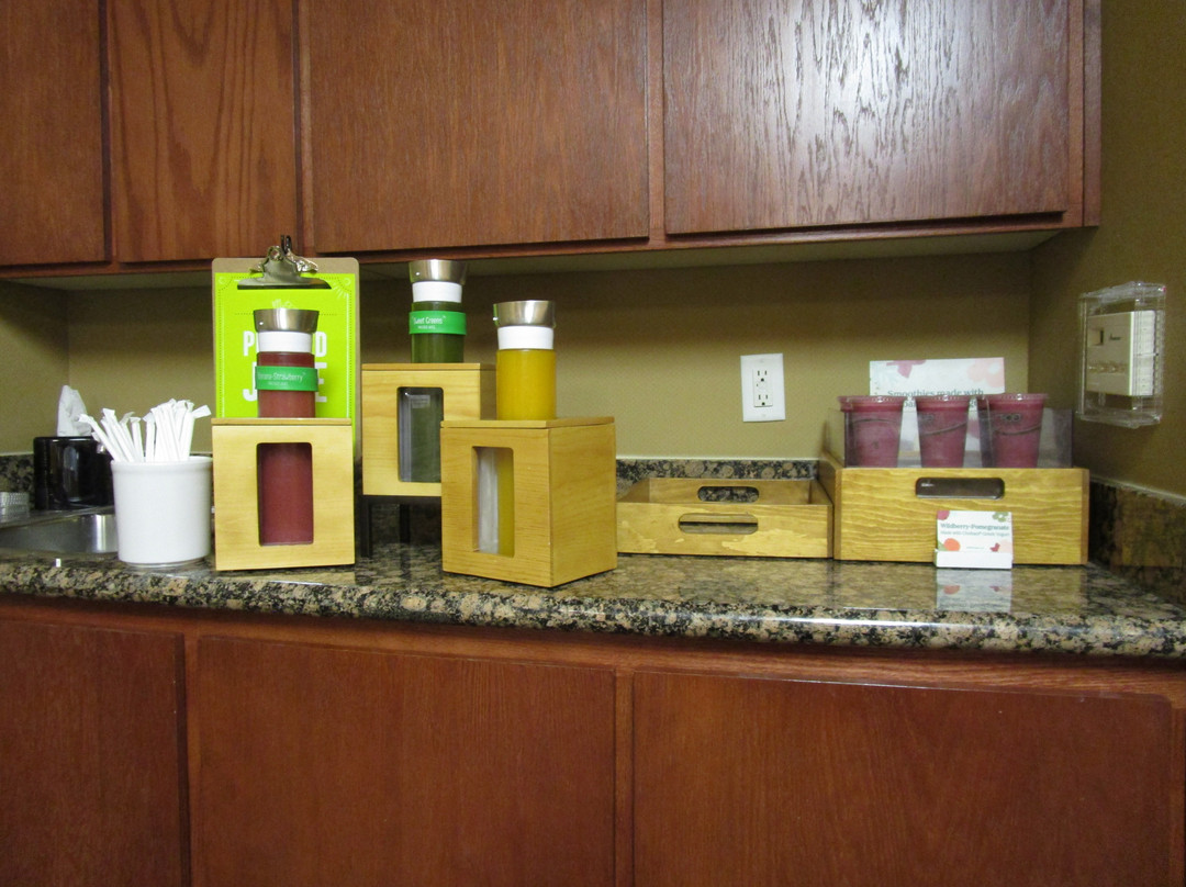 维斯塔司埃拉希尔顿恒庭酒店主图