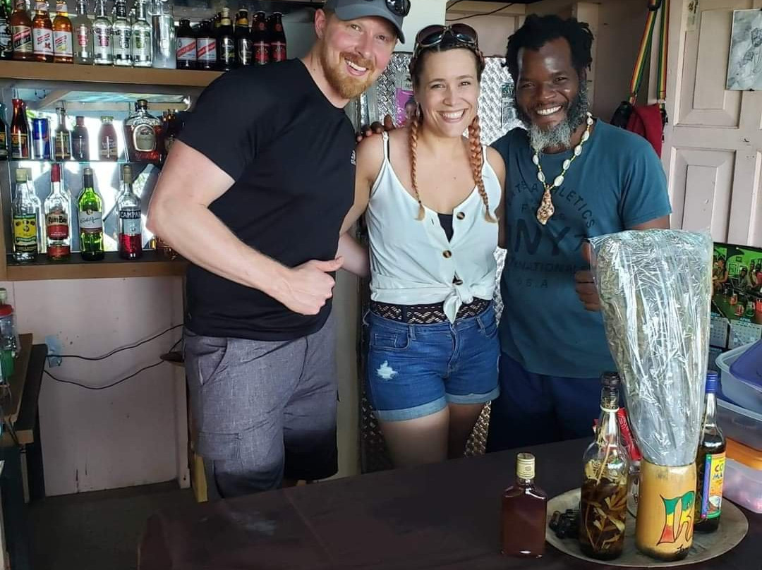 DT's Jamaica Tours and Taxi Service-奥乔里奥斯必去景点