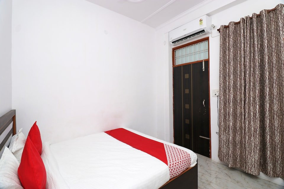 OYO 18395 Star Palace主图