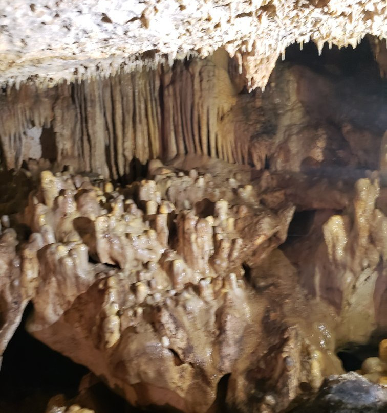 Grutas Santa Maria-Homun必去景点