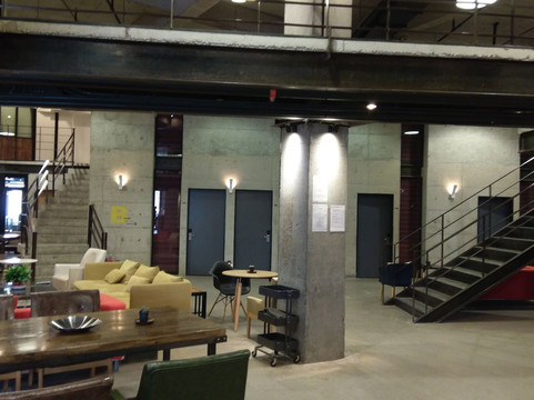 联合庭院青年酒店(大连火车站东关街历史文化街区店）主图