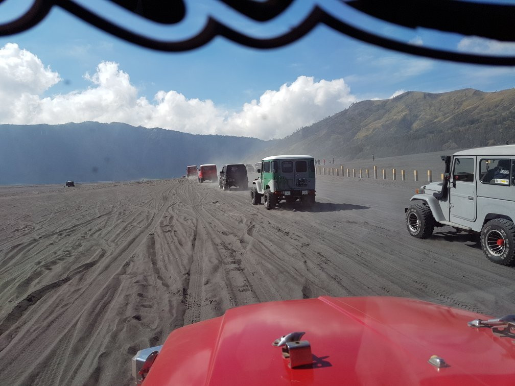 Sand Sea-腾格尔火山口必去景点