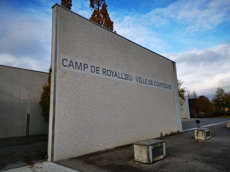 Camp de Royalieu景点图片