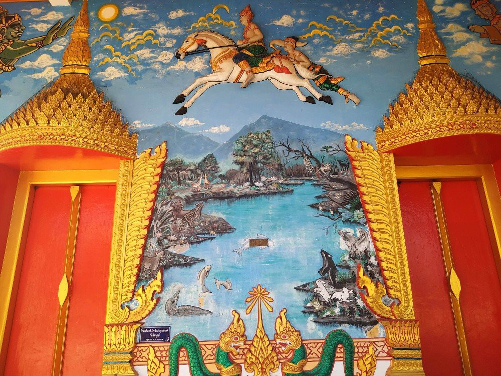 Wat Bot Muang-尖竹汶必去景点