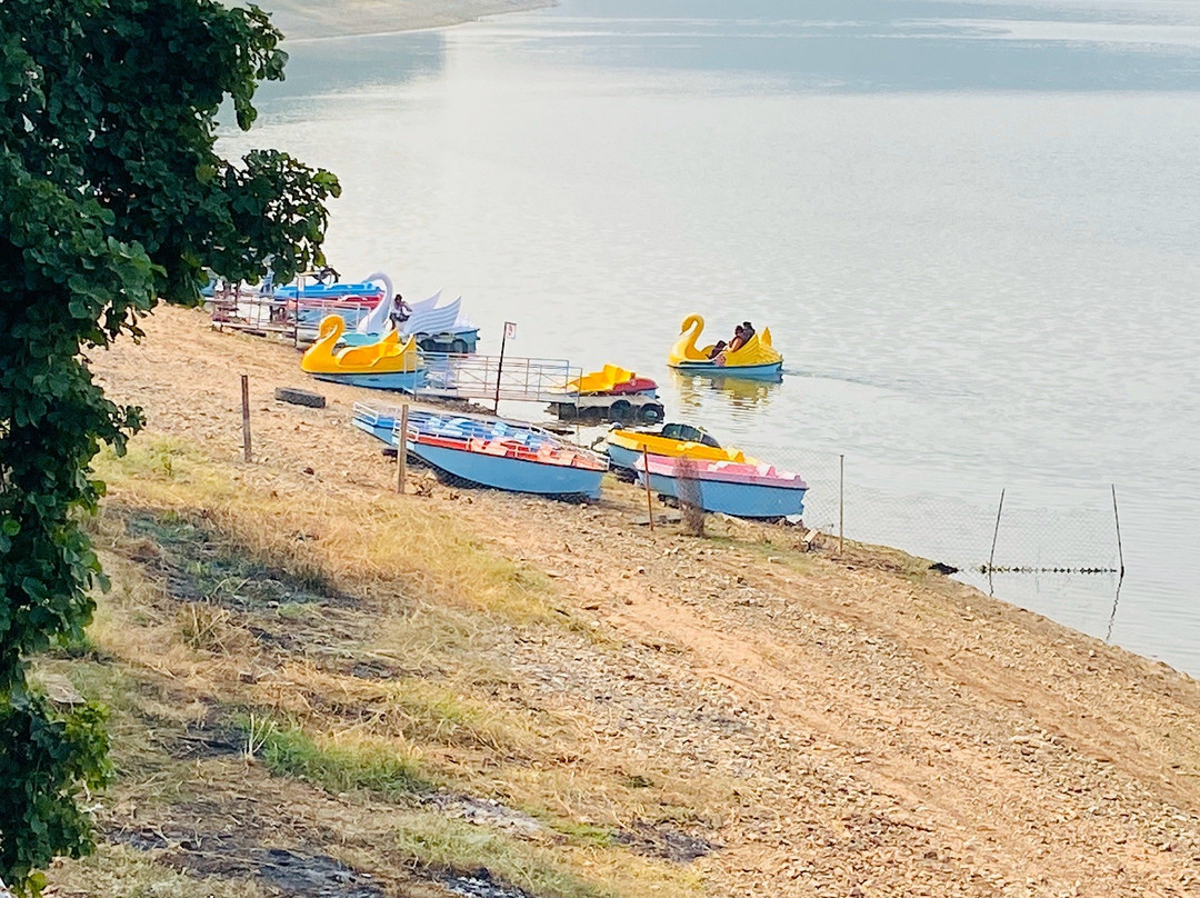 Khindsi Lake景点图片