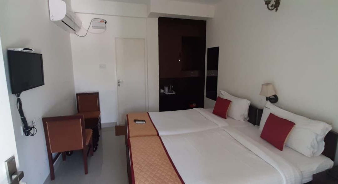 Varuna Inn Banquets & Resort主图