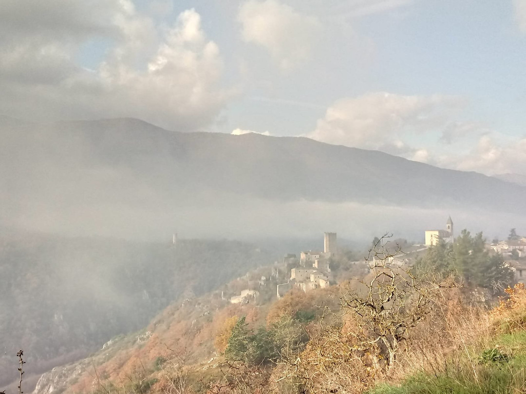 Borgo di Pagliare di Tione-Tione degli Abruzzi必去景点