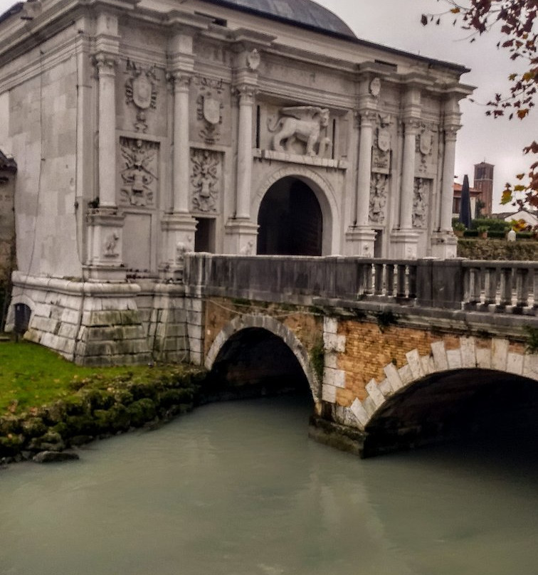 Porta San Tomaso-特雷维索必去景点