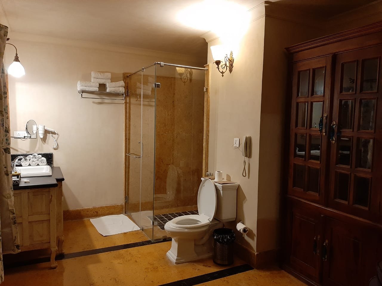 Juna Mahal Jungle Resort-浴室
