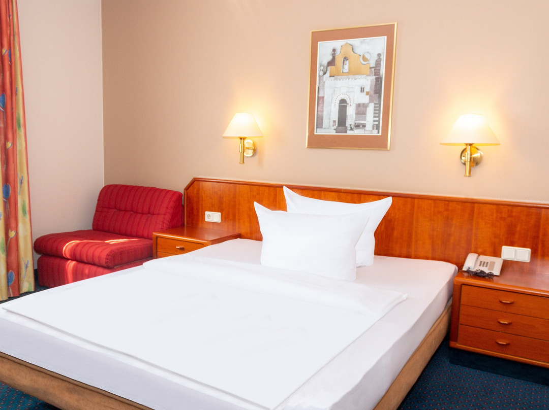 华美达兰佩特海姆酒店主图