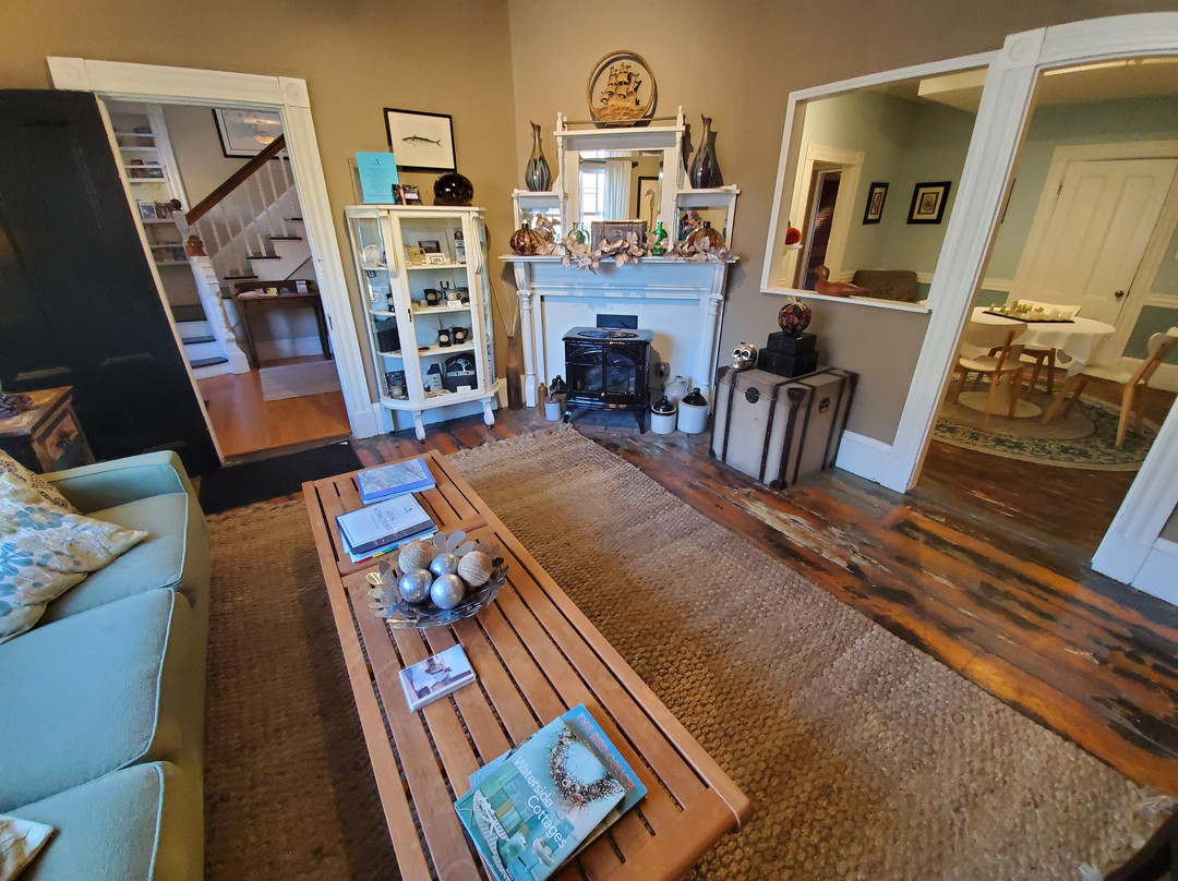 Woods Hole Inn主图