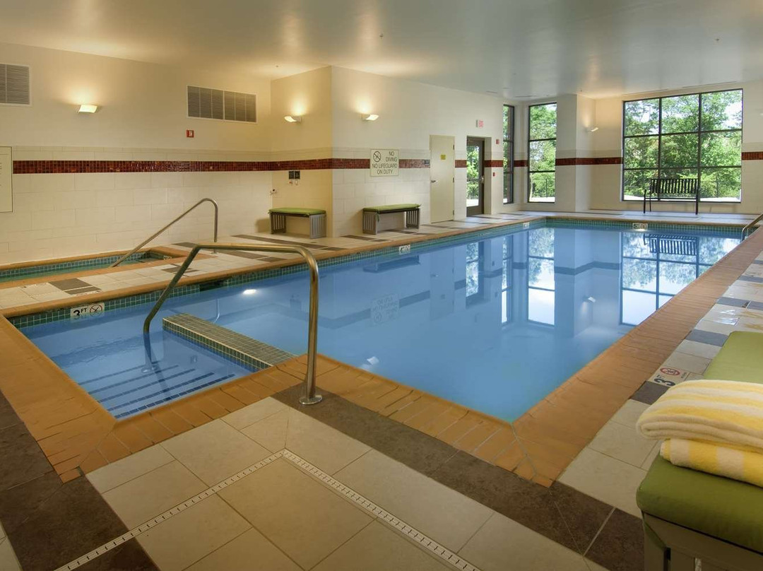 杜勒斯机场-斯德林逸林酒店主图