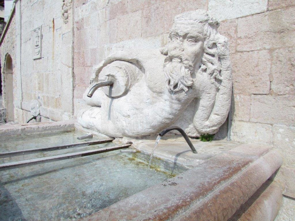 fontana Castelli景点图片