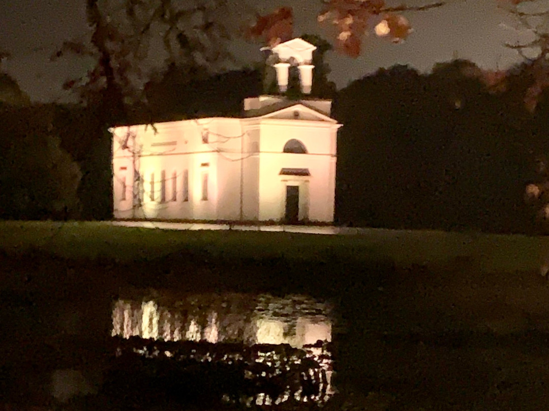Hoersholm Kirke景点图片